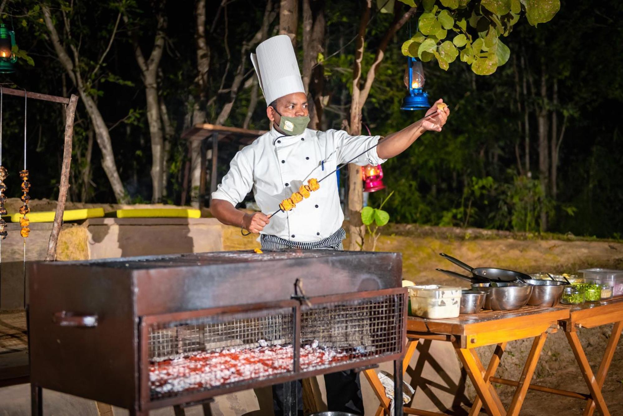 Tadoba Jungle Camp Hotell Mohurli Exteriör bild